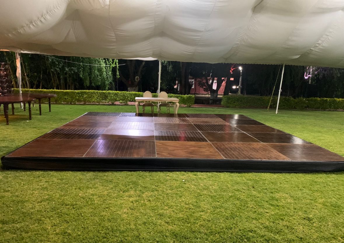 Pista vintage de madera · 4.88 × 4.88 m